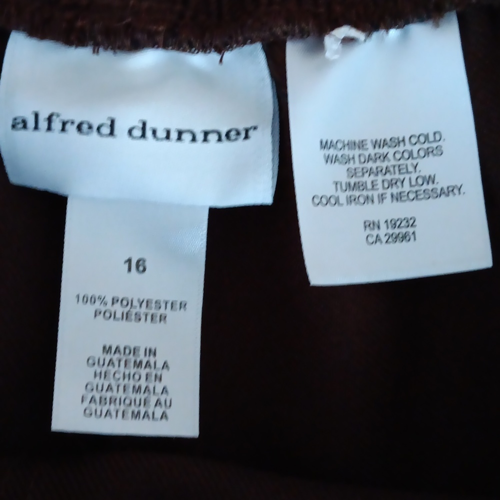 2 Pairs Alfred Dunner Straight Leg Pocket Pants Size 16 EUC - Picture 5 of 5